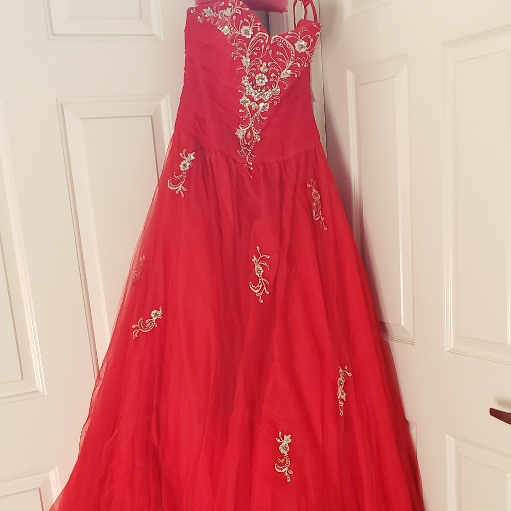Strawberry Red Quicenera/Sweet 16/ Prom Ballgown
